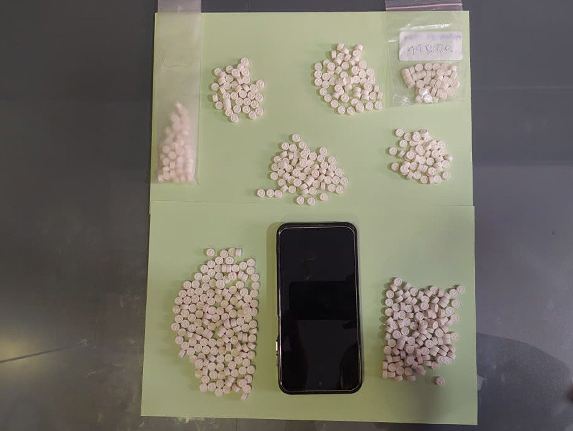 Sapulidi NEWS : Polda Metro Jaya Ungkap Peredaran 500 Butir Ekstasi di Apartemen Jakbar, Dua Pria Diamankan